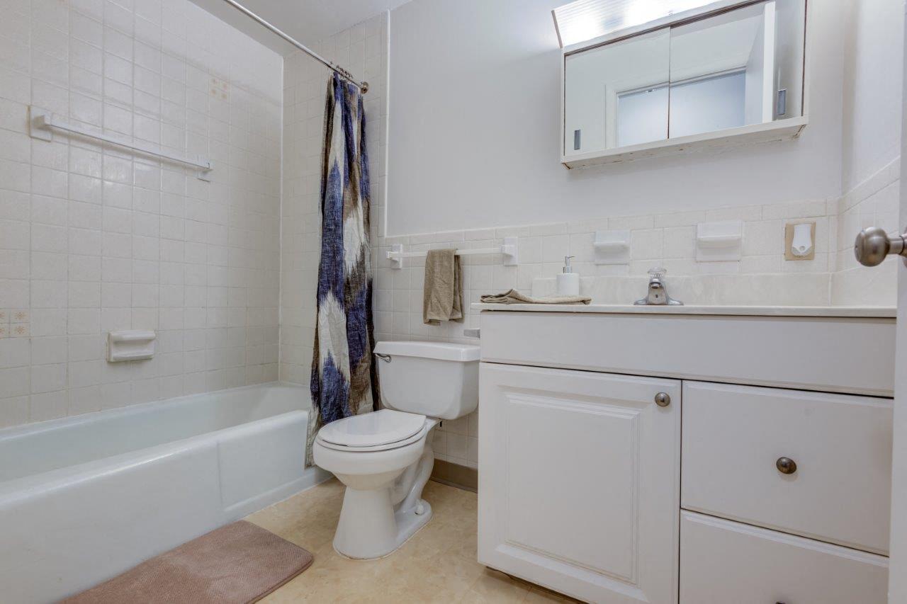 Henrietta Highlands Apartment Homes, 41 High Manor Dr, Henrietta, NY